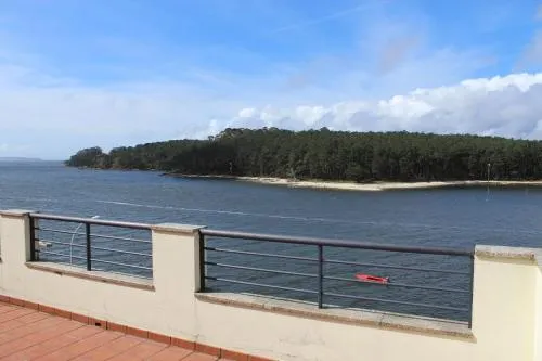 Apto. con terraza y vistas al mar - Image 1