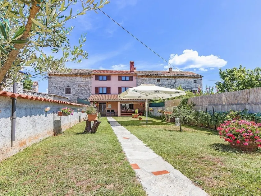 Heritage House in Orihi With an Elegant Garden - Image 1