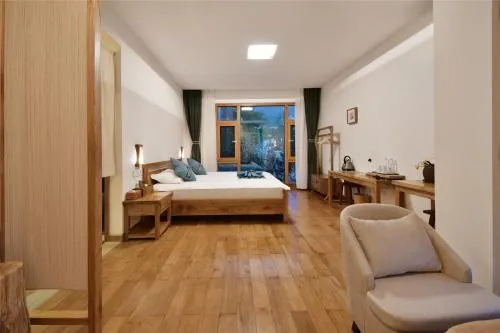 Xiang Yishu Holiday Villa - Image 1