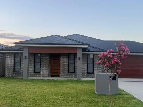 Entire 4 bedroom home on Connolly in Bathurst - Image 1