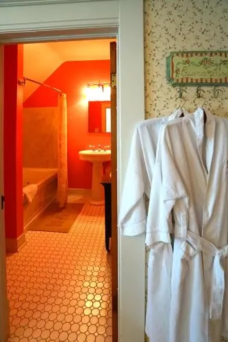 Rose Heart Inn - Image 1