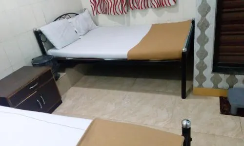 Hotel Central Inn - Image 1