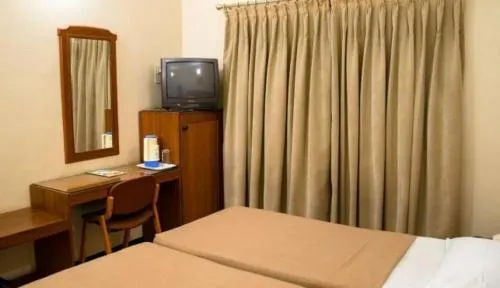 Hotel Bombay Tiffanys - Image 1