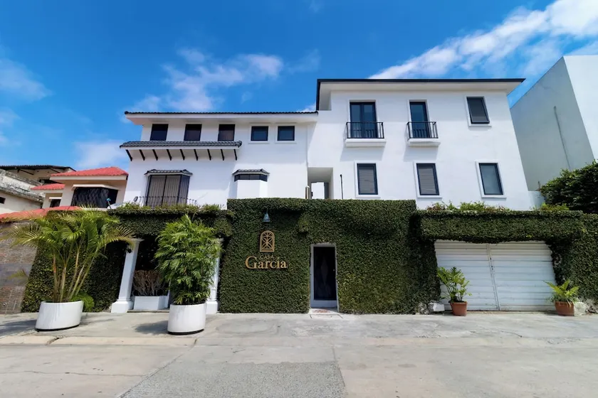 Orilla del Río Boutique - Image 1