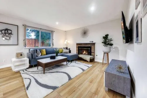 Convenient Quiet Home for Family Business Trip - Image 1