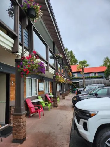 Schooner Motel - Image 1