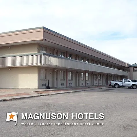 Parkside Hotel & Convention Center - Image 1