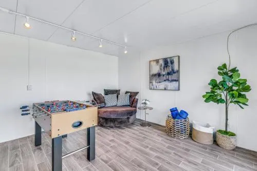 LUX -- A Perfect Home in South Bay 10 Mins to Beaches - Image 1