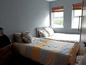 Village Bed and Breakfast Farnham Estate - Image 1