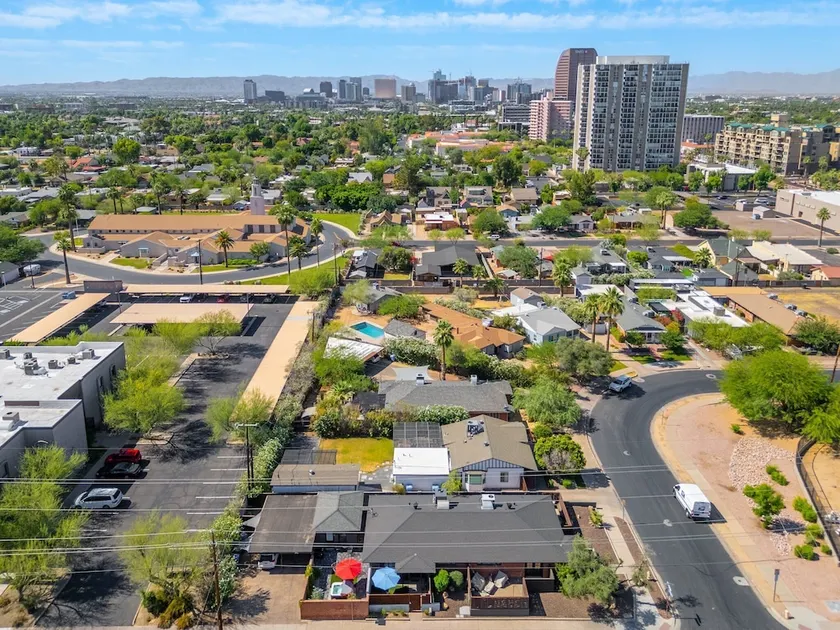 Midtown Digs - Image 1