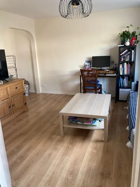 Stunning 3 -bed Semi Detached House in Cambridge - Image 1