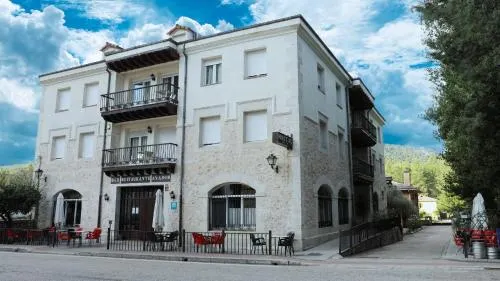 Hostal Rural Amador - Image 1