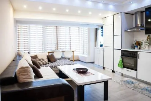 Laguna Penthouse - Image 1