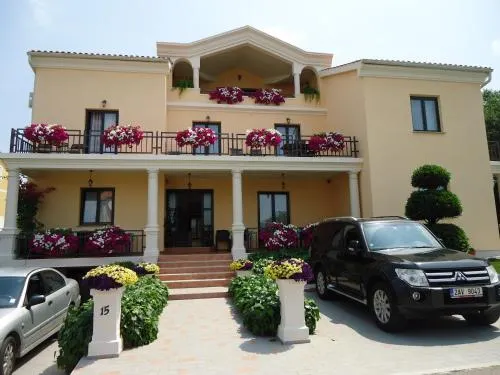 Villa Rustika - Image 1