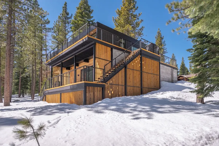 Truckee Container House - Image 1