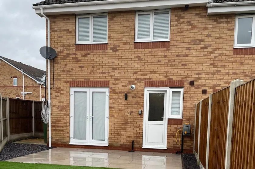 Sheffield Blissful Retreat 3 Bedroom House - Image 1
