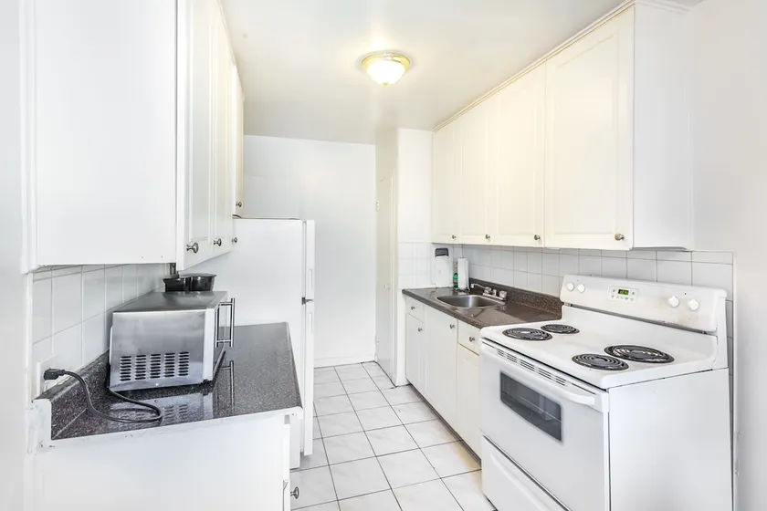 Toronto Furnished Living - Image 1