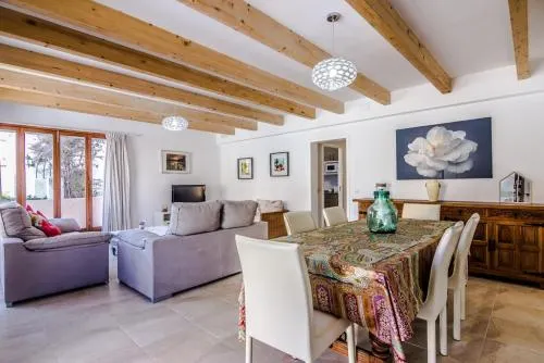 Beach House Rosa - Image 1