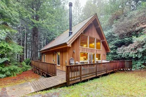 Redwood Rest Getaway - Cedar Home with Loft & Deck - Image 1