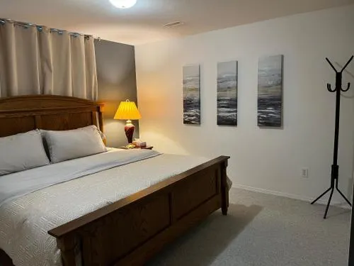 Spacious 2 bedrooms basement suite - Image 1