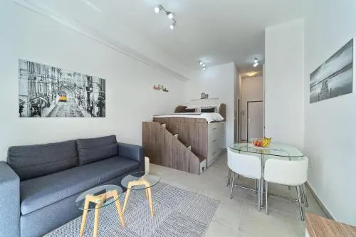 Modern apartments with sea view 150 meters to beach - Image 1