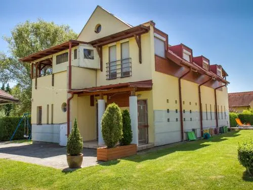 Apartment In Balatonmariafürdo 40852 - Image 1