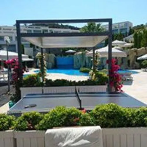 Horizon Sky Resort - Image 1