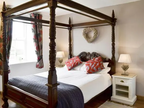 The Coach House - Image 1