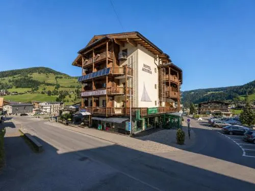 Hotel Austria - Image 1