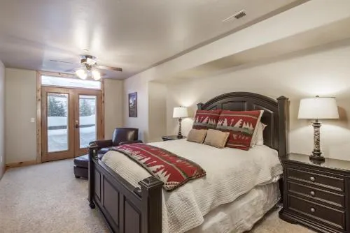 Boulder Ridge - Image 1