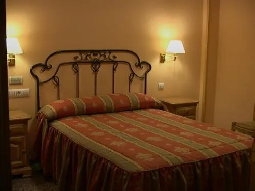 Los Angeles Hotel Restairant - Image 1