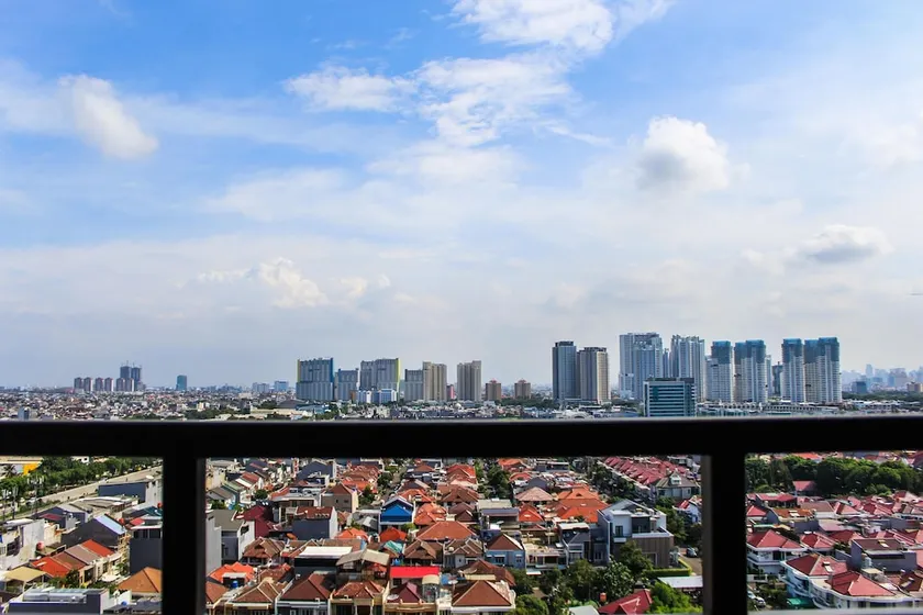 Homey Studio Room Sunter Icon Apartment By Travelio - Image 1