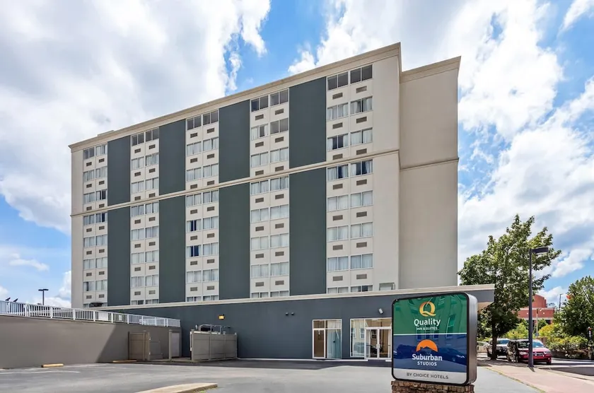 Quality Inn & Suites Charleston - Civic Center - Image 1