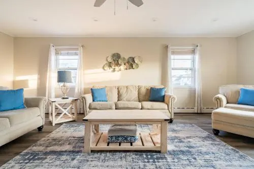 Spacious beach home ready for Family Memories! - Image 1