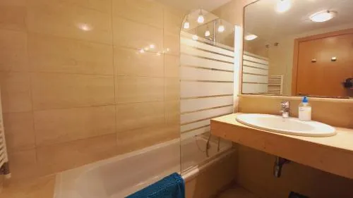 Diagonal Mar Apartments - Image 1