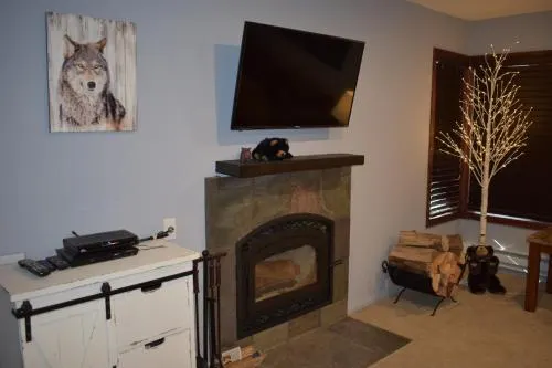 Mammoth Fireside - Image 1