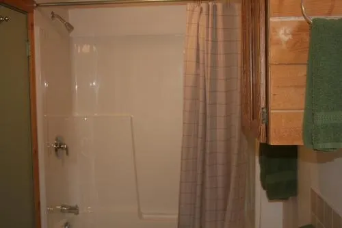 Wild Edge Lodge - Image 1