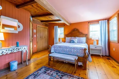 Blue Moon 1 Br Cabin - Image 1