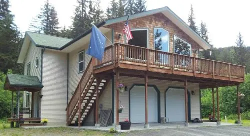 Glacier Creek Lodging - Image 1