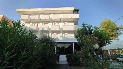 Hotel Pigalle - Image 1