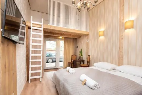 Kubu Hostel - Image 1