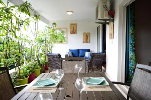 Kai cosy apartment with terrace pool and sea view near Papeete - Image 1