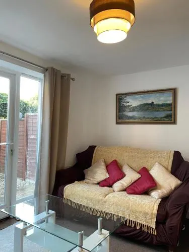 Modern Home just off Glastonbury High Street - Image 1