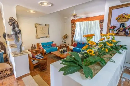 Villa de la Luna - Image 1