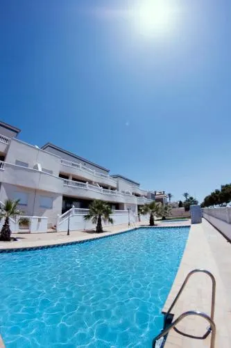 Apartamentos H3 Laguna Playa - Image 1