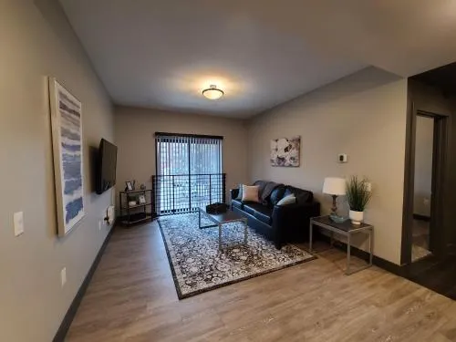 520 Neil Luxury 2 Bedroom - Image 1