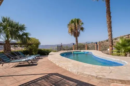 Beautiful Villa With Amazing Mountain Views - Image 1