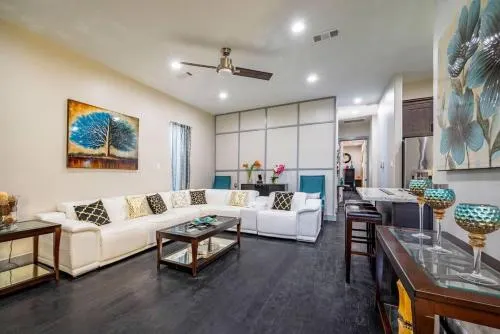 Deluxe House in the Heart of Houston - Image 1