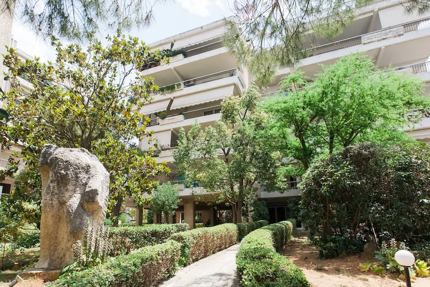 Alluring 2BR Apartment in Marousi - Image 1
