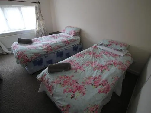 Cottage In Cardiff - Image 1